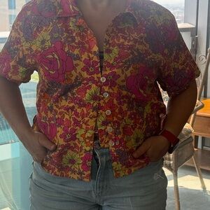 Botton down blouse with flower 🌺 patterns